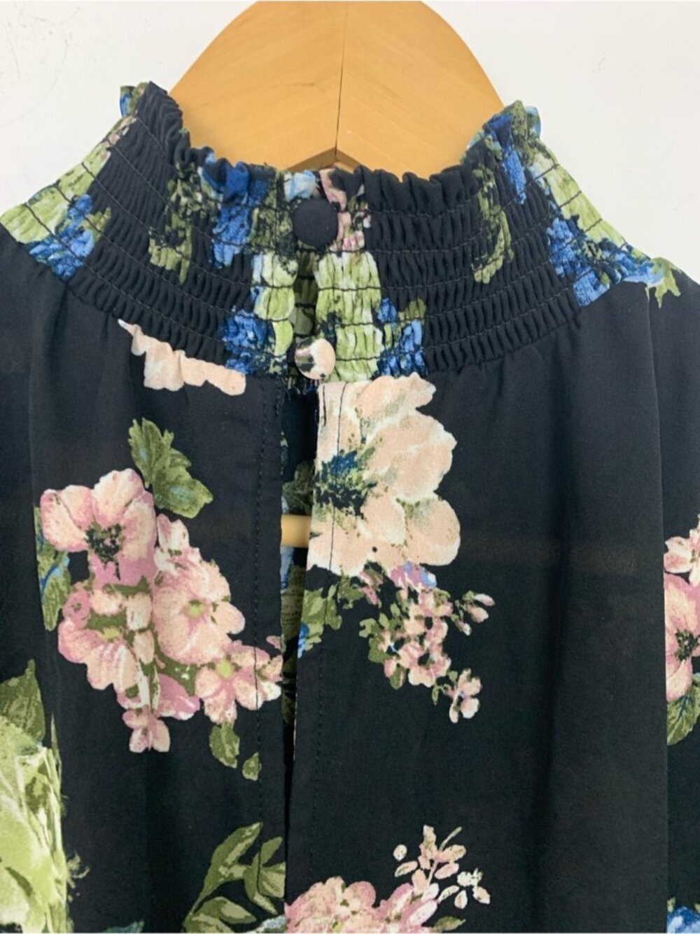 Shinestar Flutter Sleeve Blouse - Picture 6 of 8